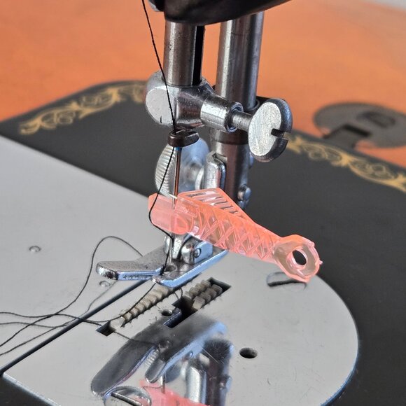 Free with Any Bundle Purchase! Fish-Type Sewing Machine Needle Threader - Picture 1 of 6